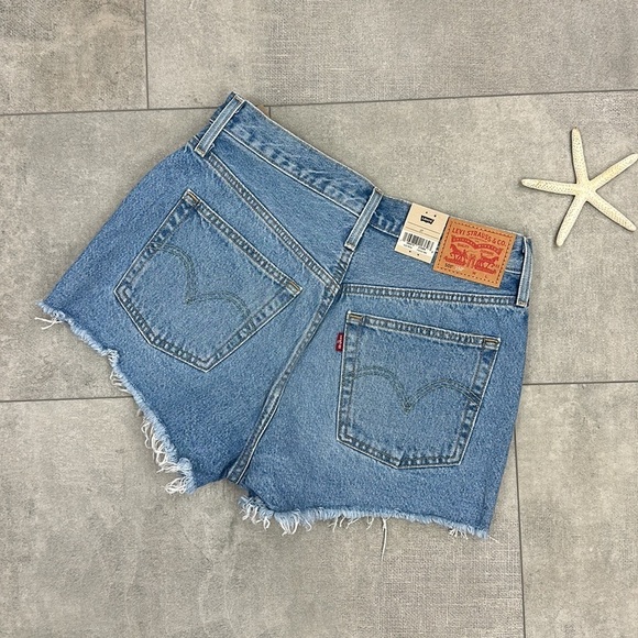 🔆LEVI’S🔆 501 150 year anniversary heart shorts Limited, edition collectors - Picture 12 of 13